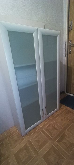 Шкаф белый, подвесной