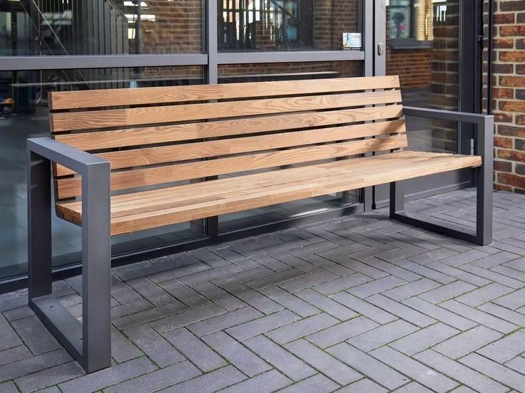 Градински мебели от дървен масив и желязо (маси, пейки, кресла)