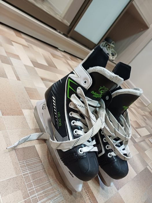 Хоккейные коньки