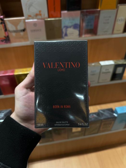 Valentino Uomo Born in Roma
