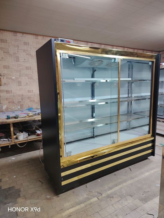 Витрина холодильник