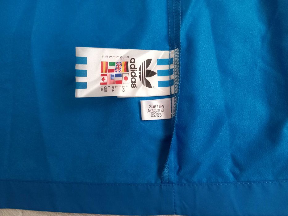 Ветрово яке със защита от дъждове.  ADIDAS