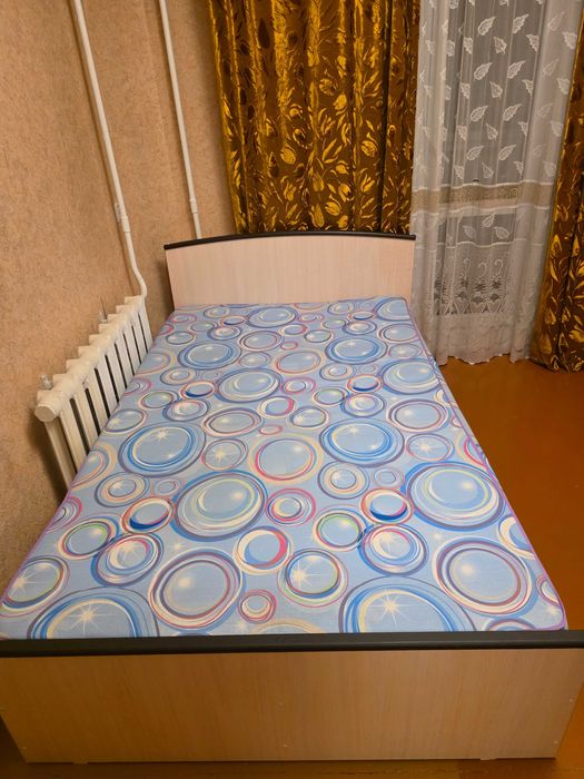 Продам спальный гарнитур