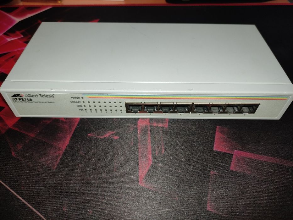Switch Allied Telesyn 8 p