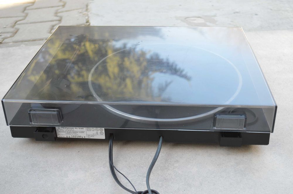 Pick up Pioneer PL 335