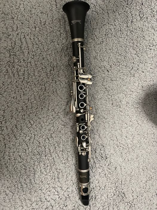Clarinet Stewart Ellis Mib– stare foarte bună, folosit foarte puțin