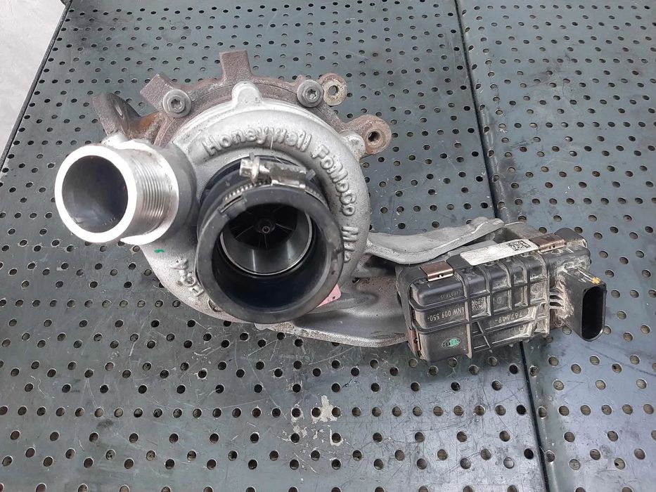 turbina stanga 3.0 d 306dt 4x4  land rover range rover sport 2 l494 ax2q-6k682-cc  778400-5