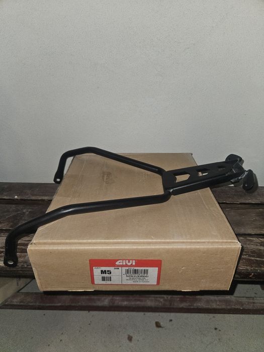 Givi SR2149 за Yamaha X-MAX 300  стойка за куфар