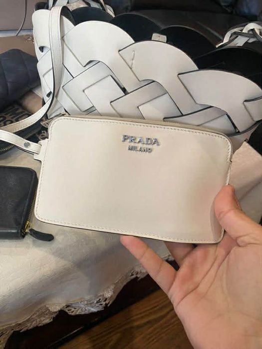 Дамска чанта prada в отлично състояние