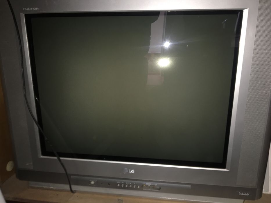 LG теледидар б/у істеп тұр 2шт 50мың; Рельстер 6шт 20 мыңнан