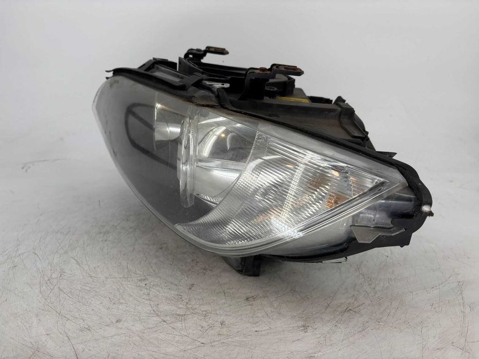 Far stanga/dreapta Bmw E92 an 2008