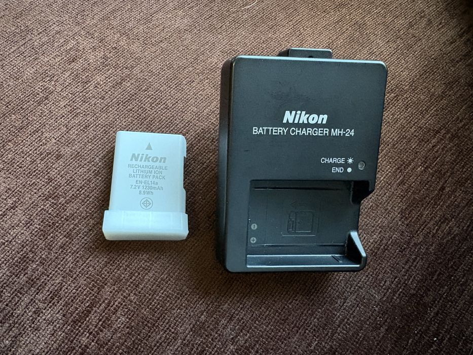 Фотоапарат Nikon D5600 + обектив + допълнителна батерия + чанта