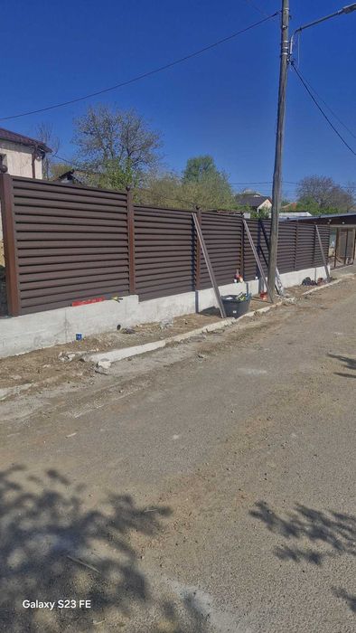 Garduri si porti stil jaluzea, sipca metalica, tabla cutata