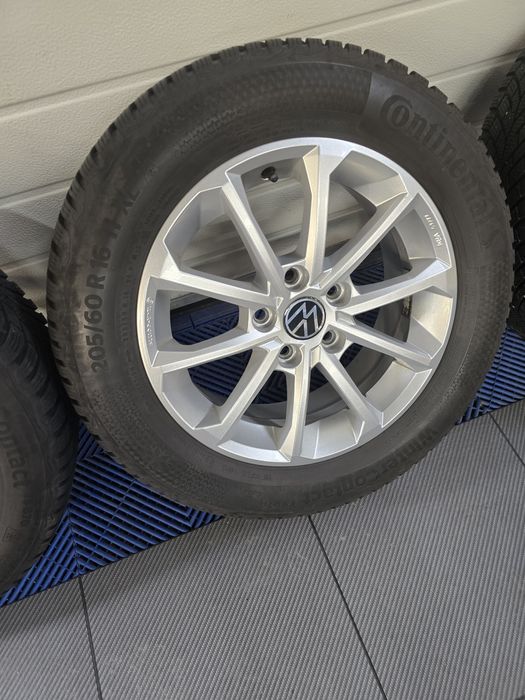 16” VW джанти BORBET + Continental WinterContact TS870