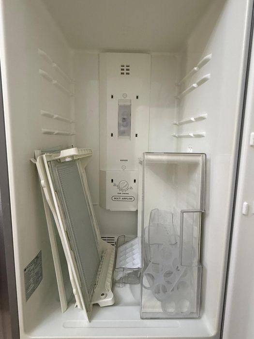 Холодильник lg. Мұз қатырмайды