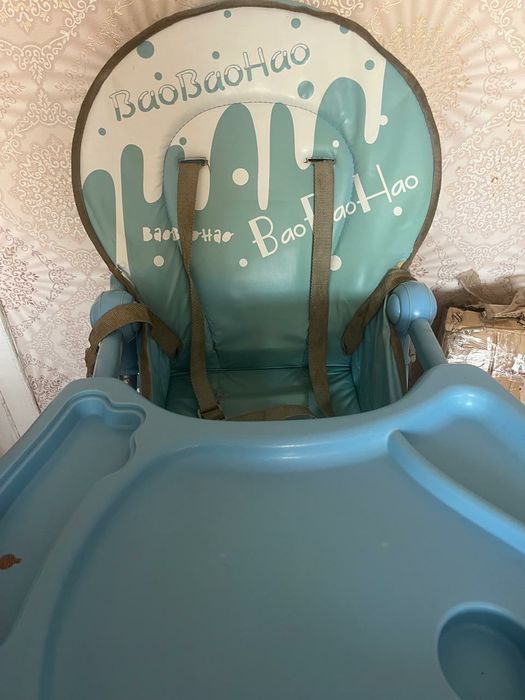 Столик для детей  б/у +подарок