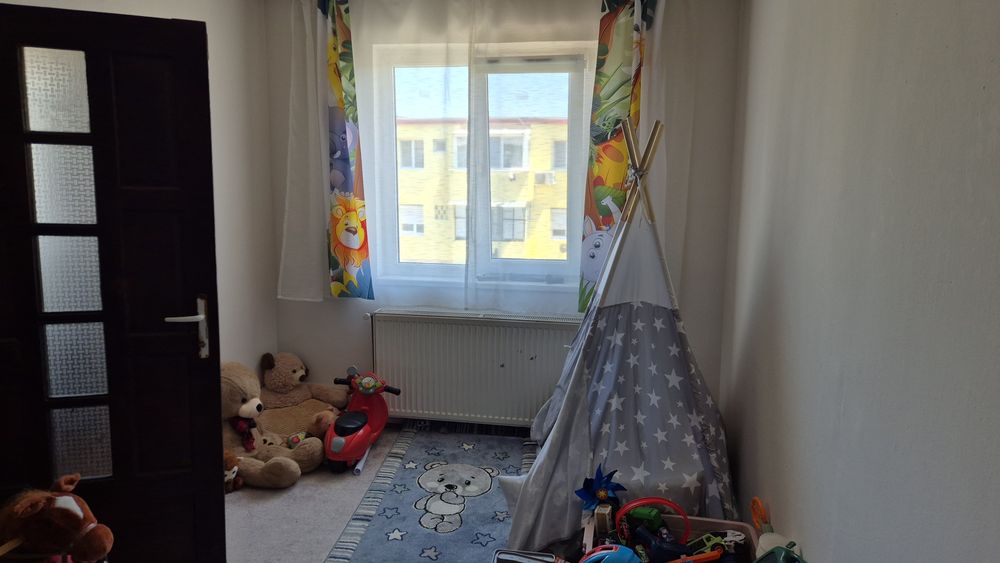 Vand Apartament la CHEIE !!! 2 camere