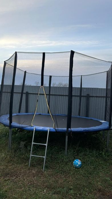 Продам БАТУТ  ..