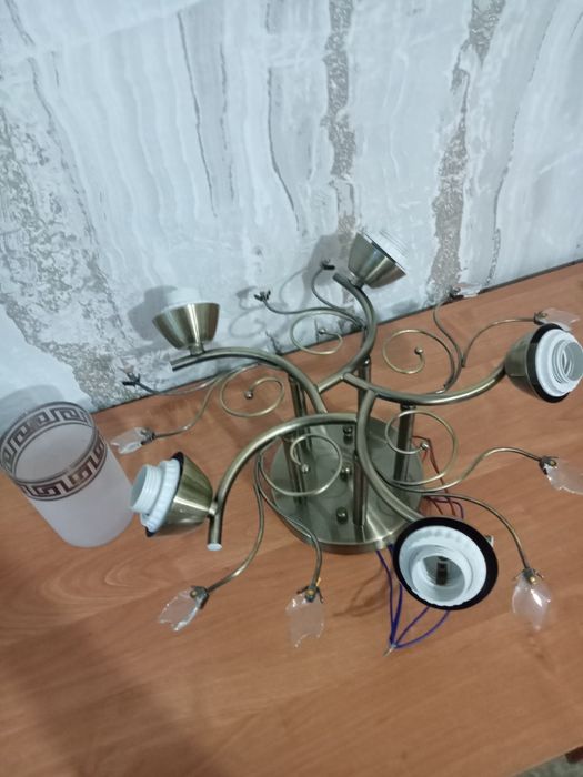 Продам люстру 5 Ти рожковую