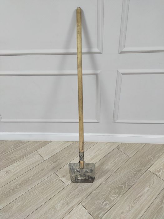 Срочно продам лопату.