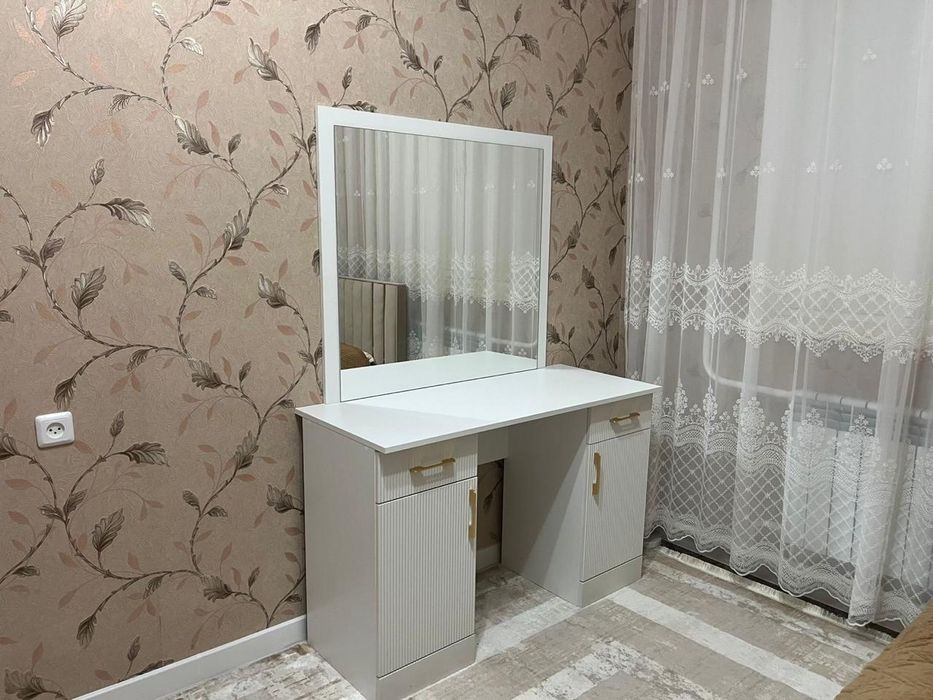 Продается туалетный столик