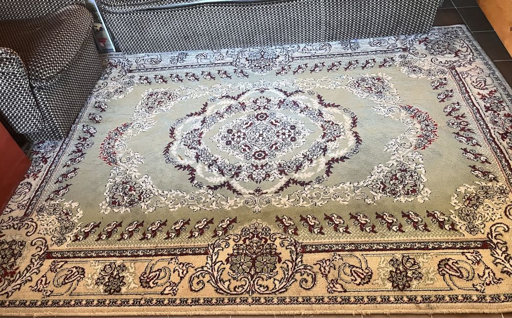 Персийски килим в зелено 230/170