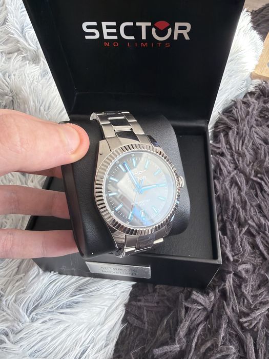 vand ceas sector automatic nou
