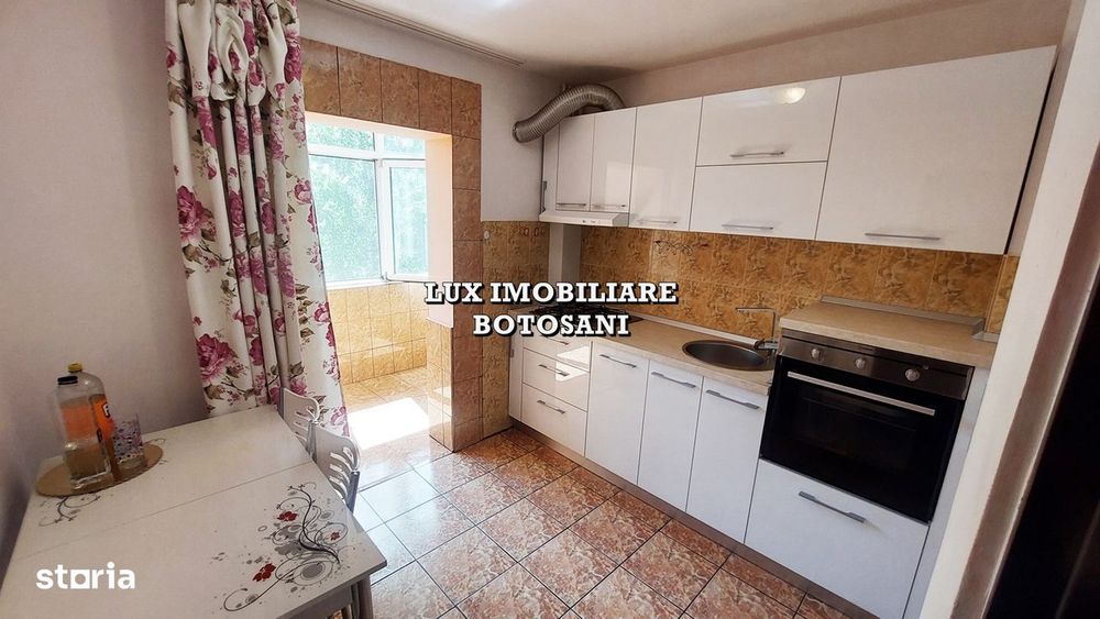 Apartament 2 camere, zona Scolii 8, etaj 3
