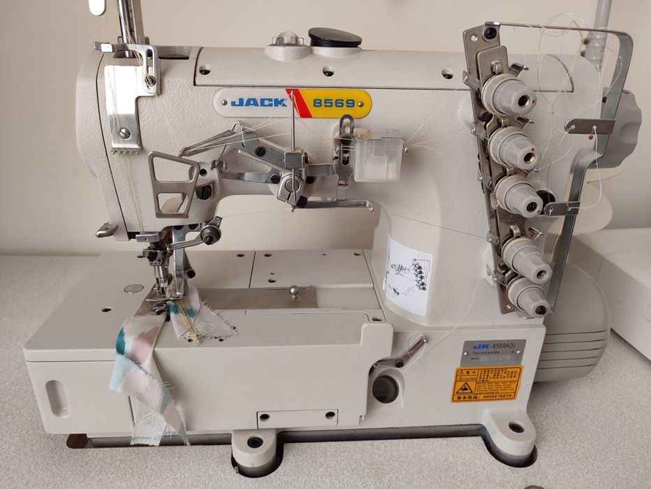 Tikuv mashinalar sotiladi srochna