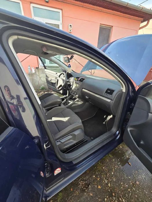 Vand VW Golf5 in stare foarte buna! Pret negociabil