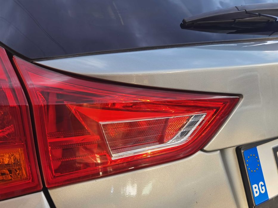 Toyota auris led стопове