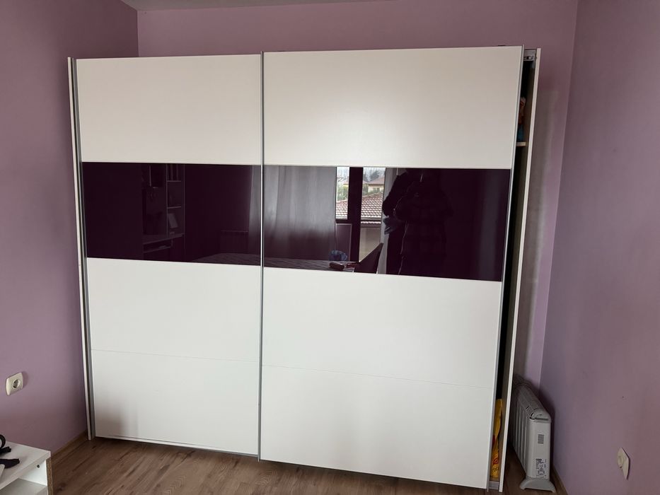 Гардероб, легло, секция и нощни шкафчета