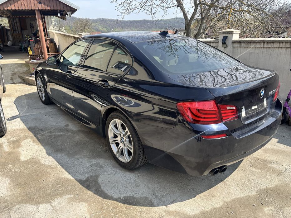 Dezmambrez bmw f10 520 d pachet M