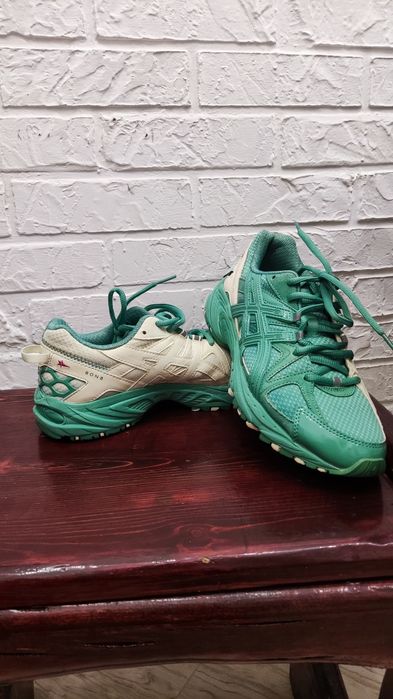 ASICS 8On8 GEL-KHANA TR размер 38(24см)не подошли