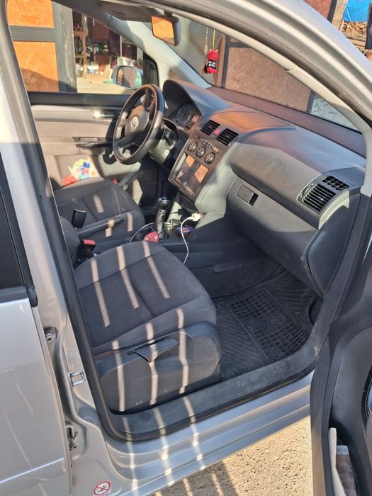 Vând turan 1.9 tdi 105cp 7 locuri