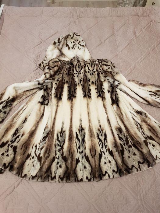 Срочно продам шубу белую 44 р.
