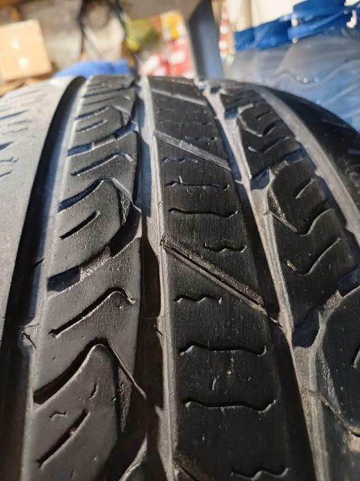 Продам шины "Roadstone"