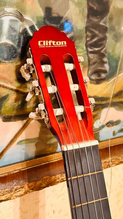 Гитара Clifton .