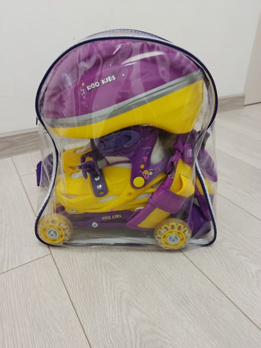 Role fetiță aproape noi