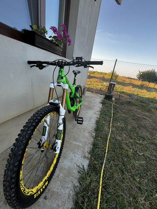 Bicicleta full suspension custom