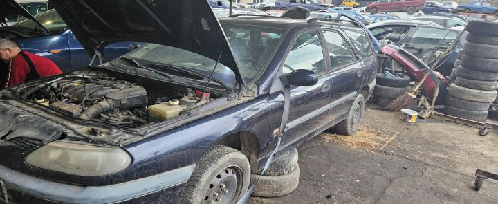 Maneta stergatoare parbriz si luneta /617 Renault Laguna prima genera