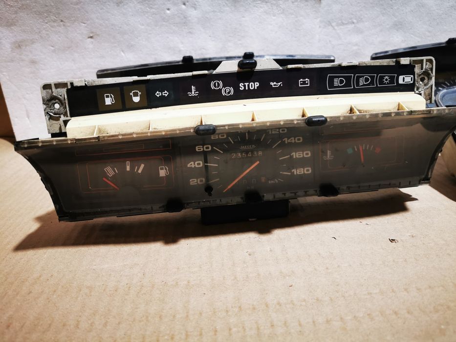 ceasuri de bord peugeot 205