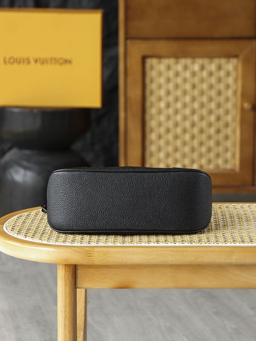 Geanta Louis Vuitton Boulogne 26cm, tip Premium