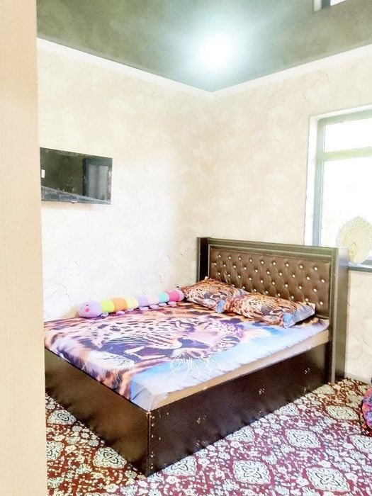 Hovli sotiladi 4 xonali uy sotiladi 2.5 sotix YASHASHGA TAYYOR