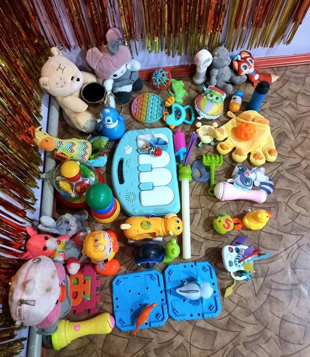 Продаются игрушки.