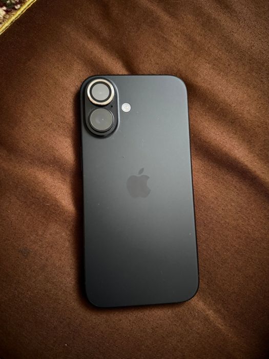 Продам айфон 16.