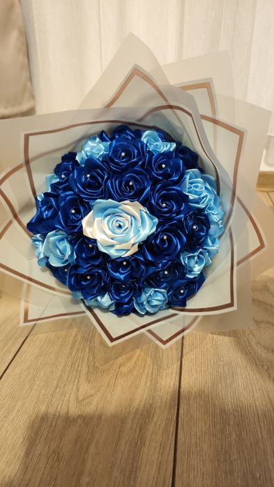 Buchet trandafiri din satin