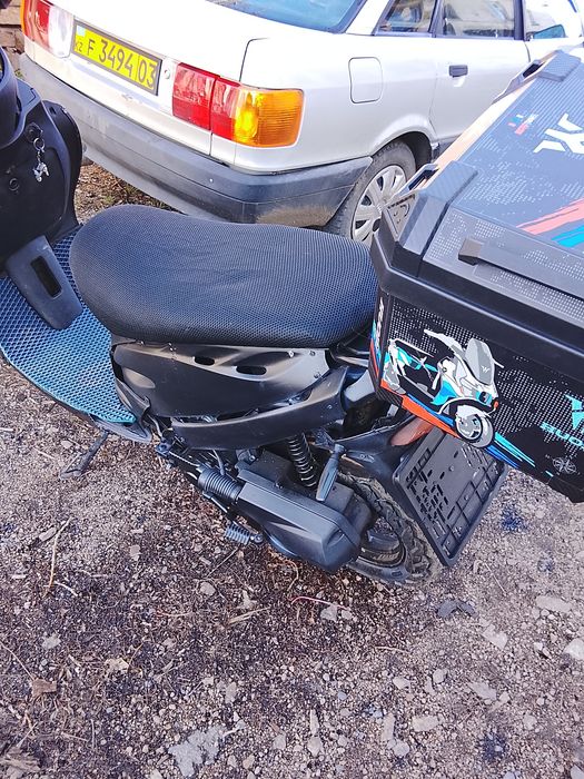 Продам Скутер 80 кубов