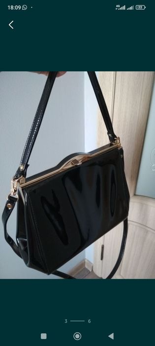 Срочно продам лаковую сумку