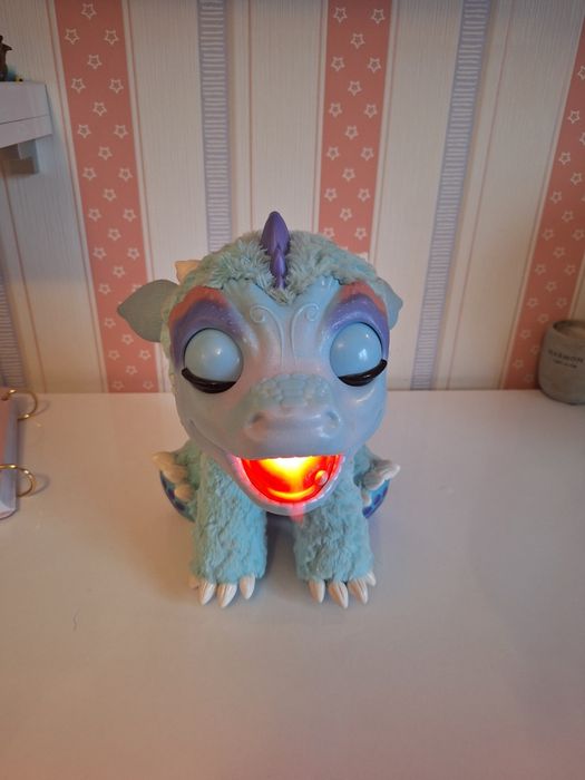 Интерактивен дракон бълващ водна пара